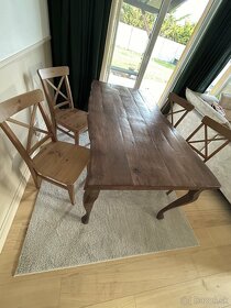 Jedálenský stôl z masívu a 4 stolicky IKEA - 6