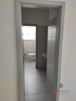 Prenájom skladovacích priestorov 1220 m2 v priemyselnej zóne - 6
