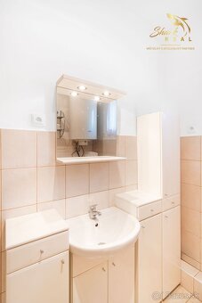 Priestranný 5-izbový dom s veľkým pozemkom v obci Iža - 6