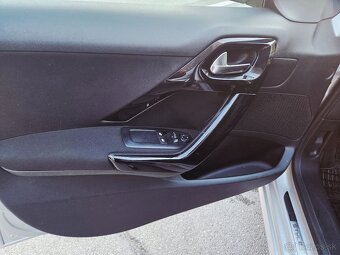 Peugeot 208 1,2 PureTech Style - 6