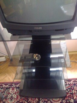 Skrinky, komoda, stolík., dvere, TV. stoličky. zrkadlo... - 6