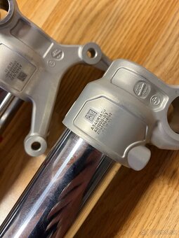Nové predné tlmiče 2023 KTM GasGas Husqvarna - 6