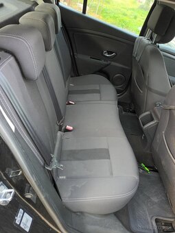 Renault Megane 1,6 rok 2011 - 6