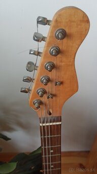 Elektrická gitara s kombom - 6