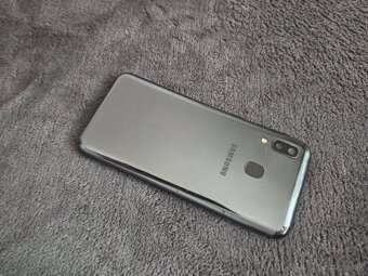 Samsung Galaxy A20e - 6