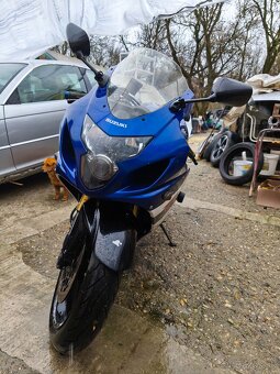 Predám Suzuki GsxR 600 k4 - 6