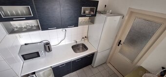 1,5 izbový byt s oddelenou spálničkou a kuchynkou. - 6