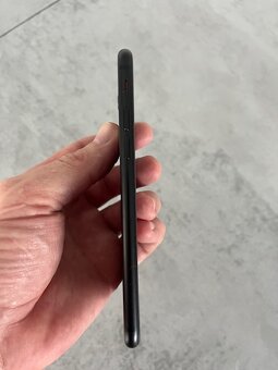 Predám Iphone 7 - 6