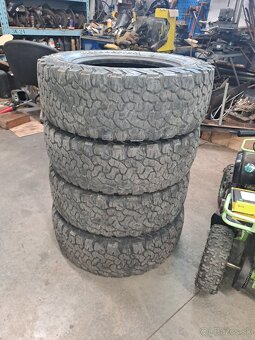 Bf-goodrich all terrain 265/65/R17 - 6