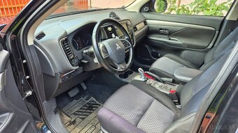 Mitsubishi Outlander PHEV 2013 2.0L - 6