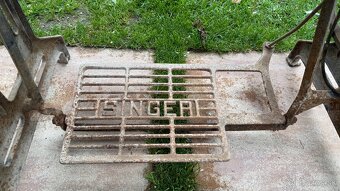 Predám starožitný šijací stroj Singer (r. 1936) - 6