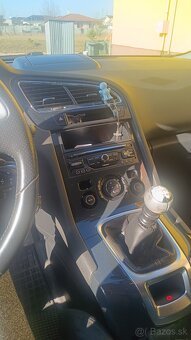 Peugeot 5008 2.0 HDI - 6