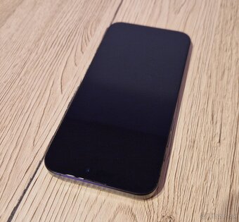 Apple iphone 15 pro max 256gb čierny titan - 6