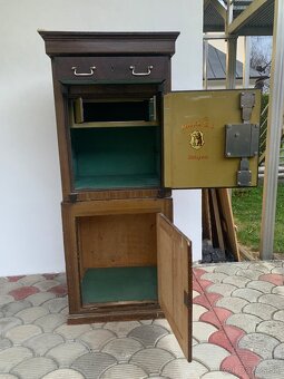 Funkčný starožitný trezor - 6