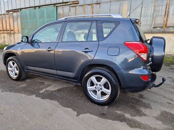 Predám Toyota RAV4 2.2 D-4D 100 KW.Navi,Tažné,uzávierka,8gum - 6