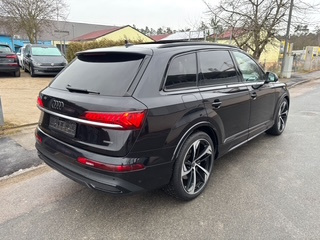 AUDI Q7 55 TFSi e - 6