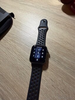Apple Watch SE 44mm - 6