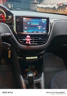 Peugeot 208 - 6