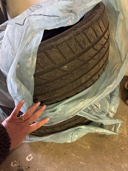 Letné pneu 245/40 r19 - 6