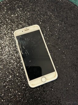 Predám iPhone XS a iPhone 6 - 6