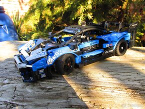 LEGO Technic 42123 McLaren Senna GTR. - 6