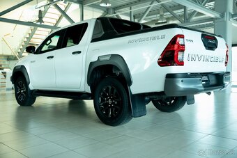 Toyota Hilux DC 2.8 I D-4D Invincible Sport 4x4 A/T - 6