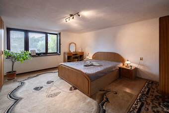 Na predaj 2-generačný rodinný dom v obci Zámutov - 6