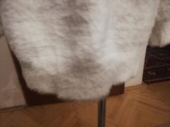 Biely chlpatý svetrík Mango veľkosť L - 6