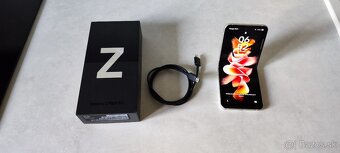 Samsung Galaxy Z Flip 3 - 6