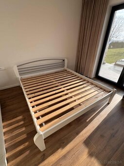 Masívna drevená posteľ - 6