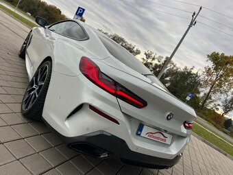 BMW Rad 8 Coupé 840d xDrive M-PERFORMANCE / SWAROVSKI - 6