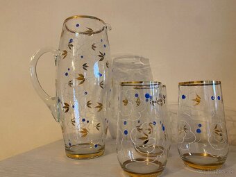 SKLENENÝ KRČAH A POHÁRE - 6