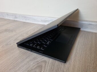 ▼DELL Latitude 7390 2-in-1 - 13,3" / TOUCH / 8GB / SSD / ZÁ - 6