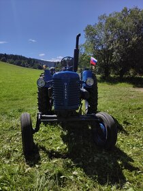 Traktor Zetor 25 - 6