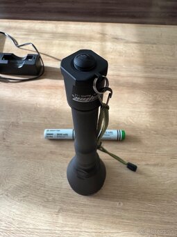 Hľadacie svietidlo Armytek Barracuda Pro - 800 metrov dosah - 6
