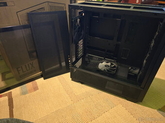 Antec Flux (Midi-Tower) Black - 6