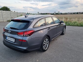 Hyundai i30 Combi 1.4 Benzín 74kw - 6