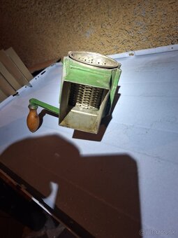 Mlyncek na orechy 2 - 6