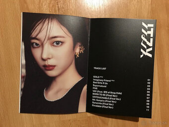 Itzy - Gold (Lia ver.) - 6