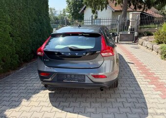 Volvo V40 1,6i pravidelný sevis Top stav benzín manuál 88 kw - 6