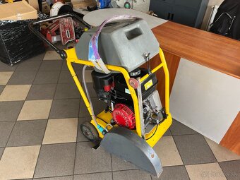 Rezačka špar pila na beton asfalt Wacker Neuson BFS 1345 - 6