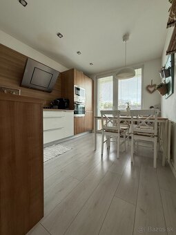 Moderne kompl. zrekonštruovaný 4i byt s loggiou - Hrobákova - 6
