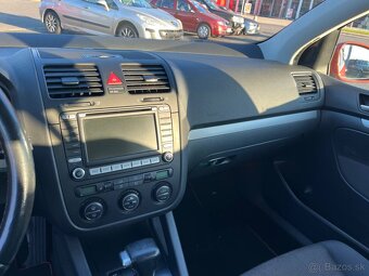 Volkswagen Golf 5 1.6 - 6