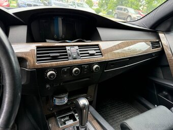 Na predaj BMW e61 530XD 196,5KW (265 koní). 318000km. - 6