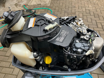 Predám drevený čln s motorm Yamaha 5HP - 6