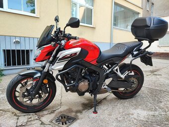 Honda CB650f ročník 2017 - s výbavou a kuframi - 6