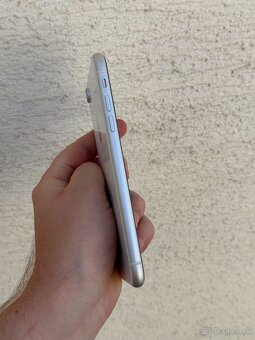 Apple iPhone XR 64GB Biely - 6