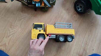 Veľký traktor, vrtuľník, auto so zdvíhacou plošinou - 6