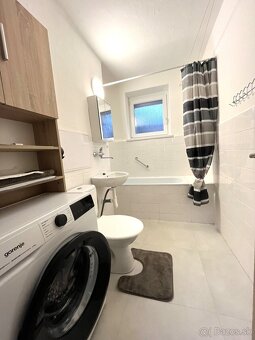 Na prenájom 2-izbovy byt, výborná lokalita centrum. - 6