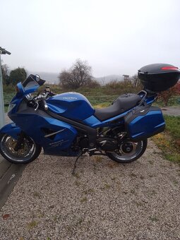 Triumph Sprint ST 1050 - 6